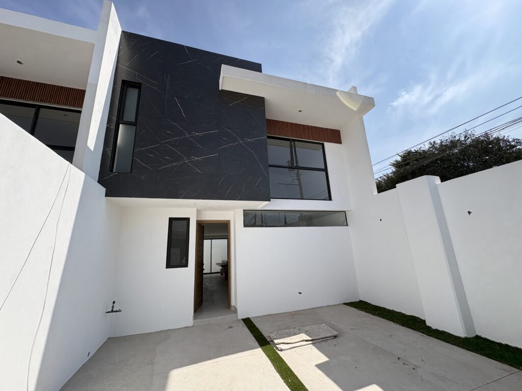 Casa en Venta en Tlaxcalancingo, Puebla – 3 Recámaras y Jardín